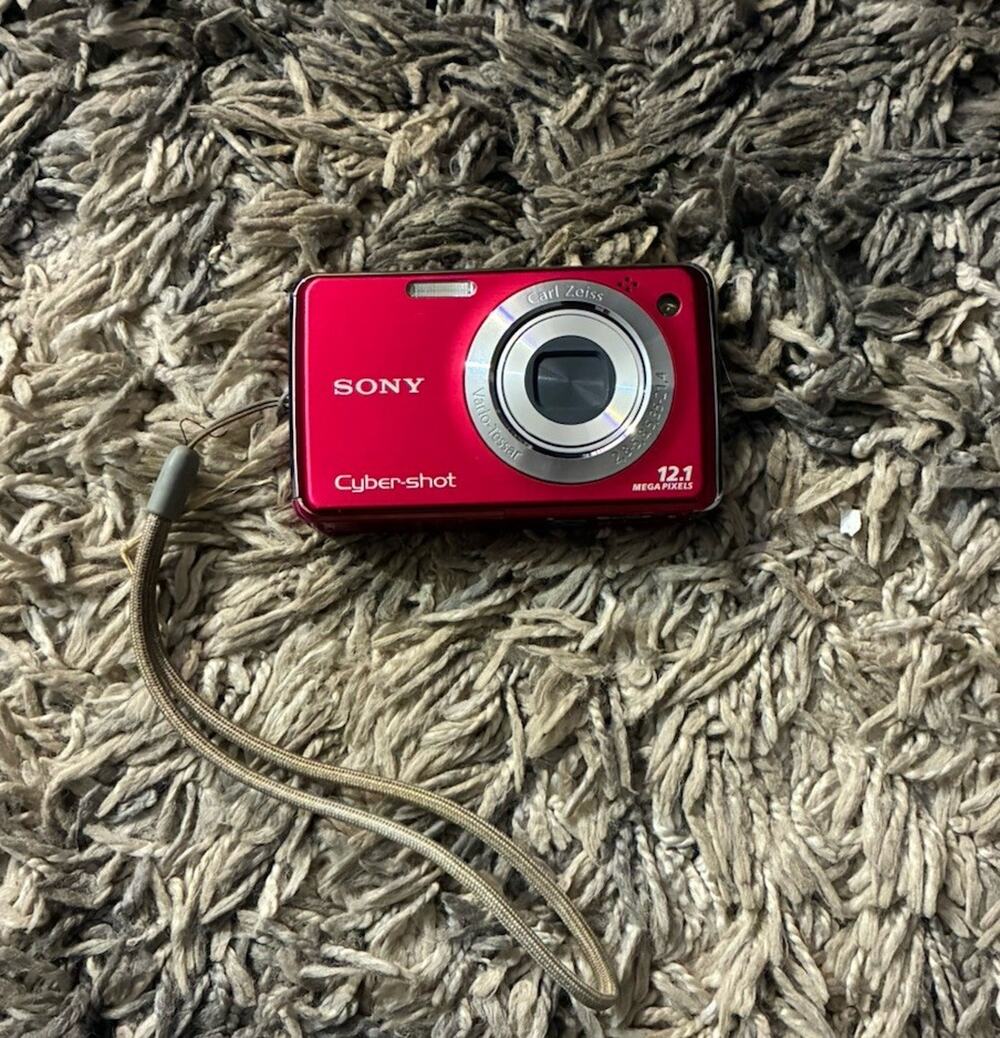 Sony Cyber-shot DSC-W230 12.1MP Digital Camera parts only